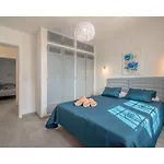 Puerto Chico Y *